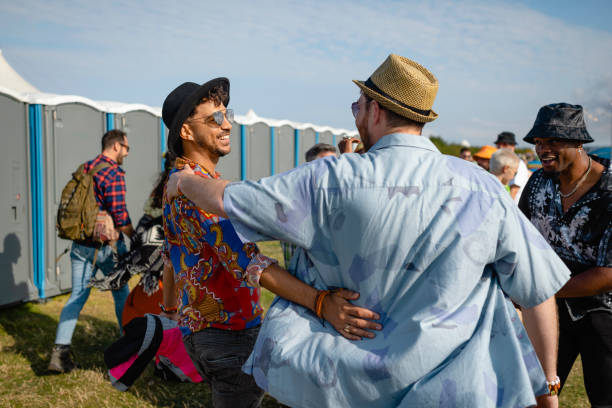 Best Portable bathroom rental  in Loogootee, IN