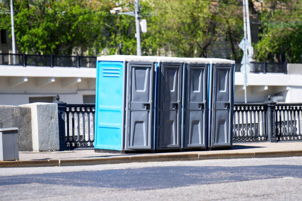 Best Luxury portable toilet rental  in Loogootee, IN